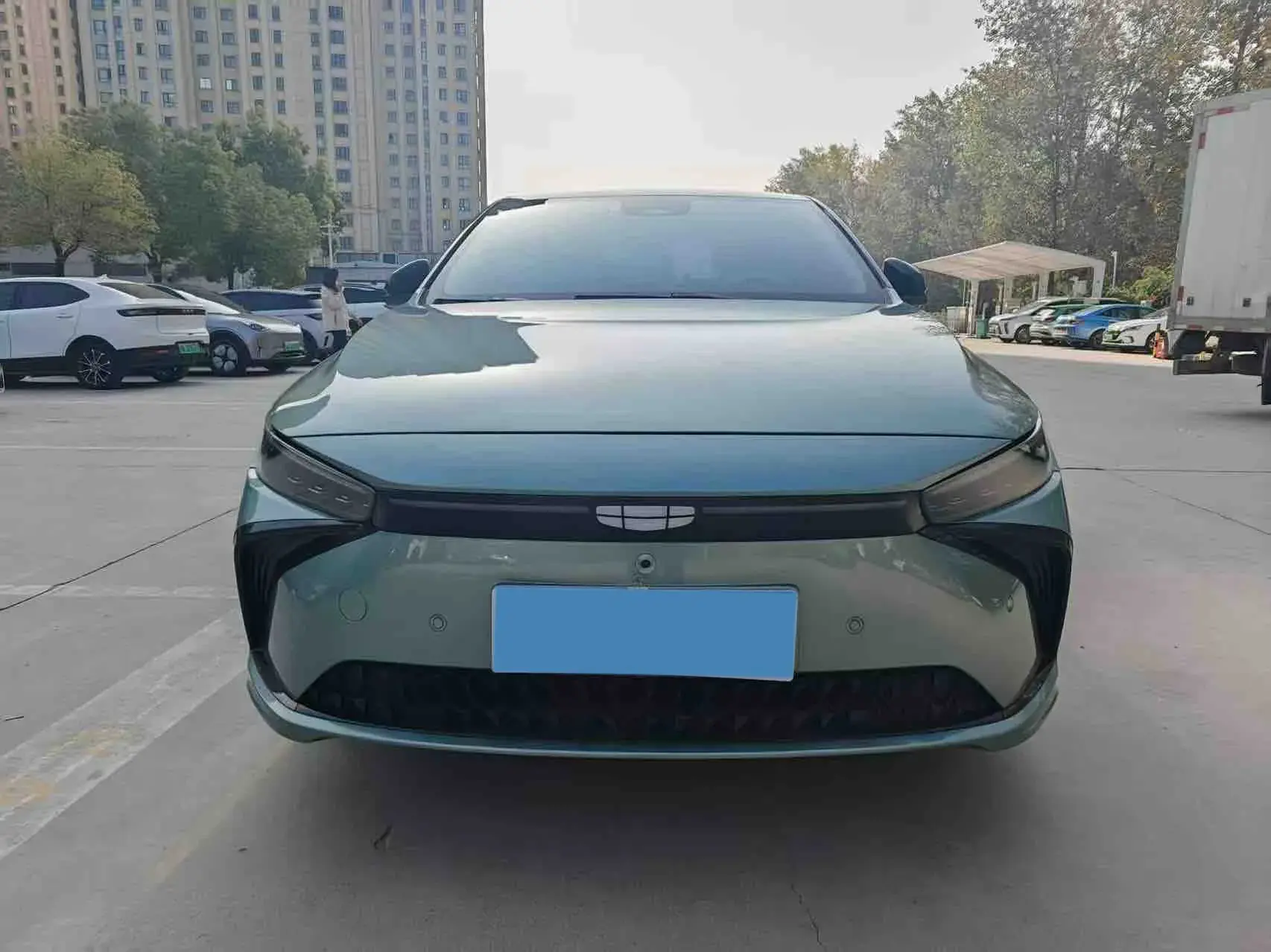 2022 GEOMETRY G6 thumbnail 2