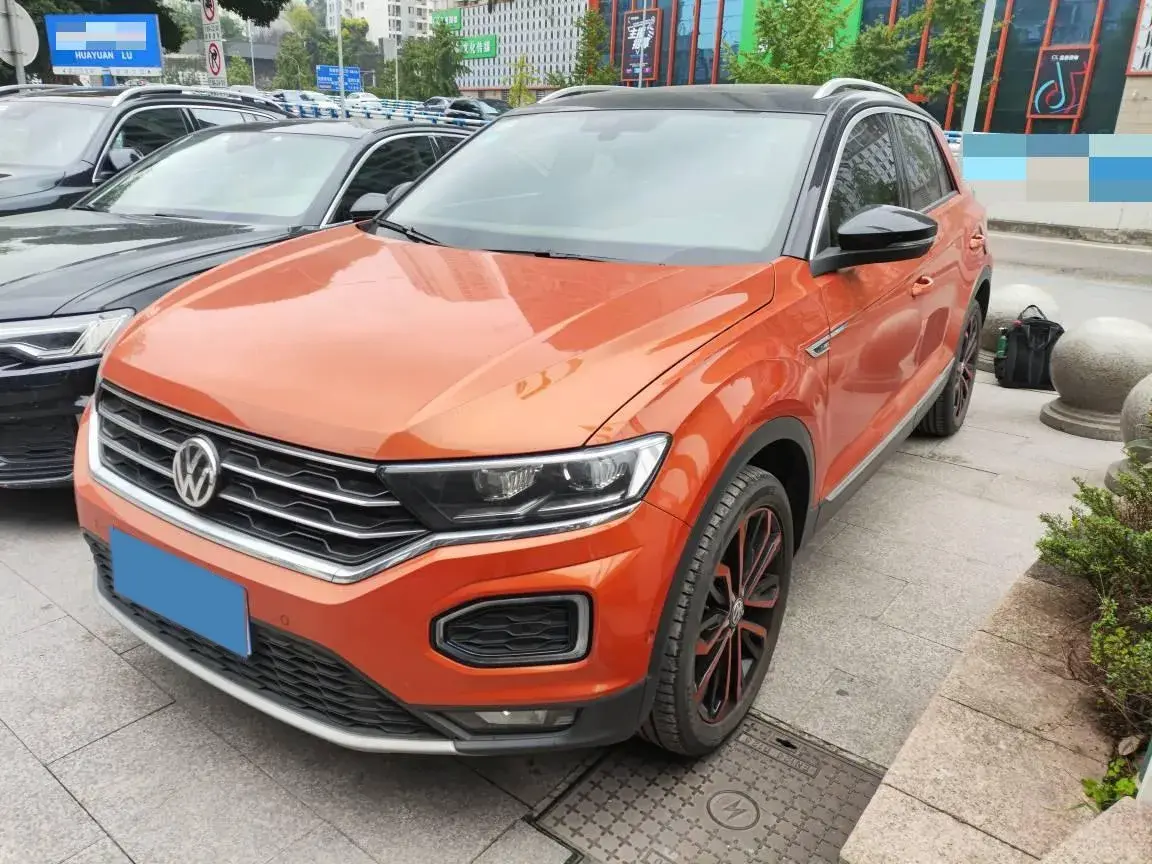 2018 VOLKSWAGEN T-ROC view 1