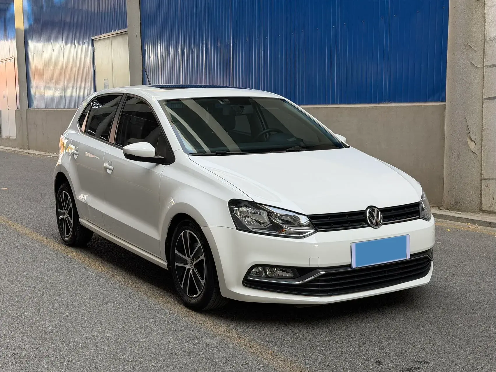2018 VOLKSWAGEN POLO thumbnail 3