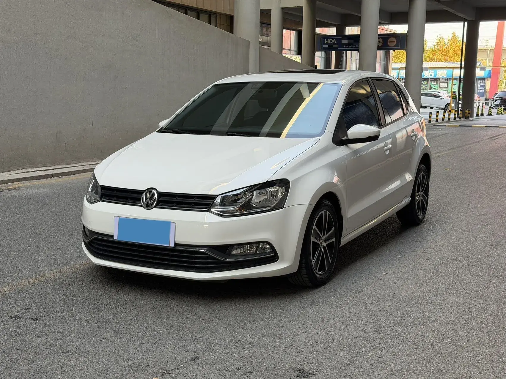 2018 VOLKSWAGEN POLO view 1