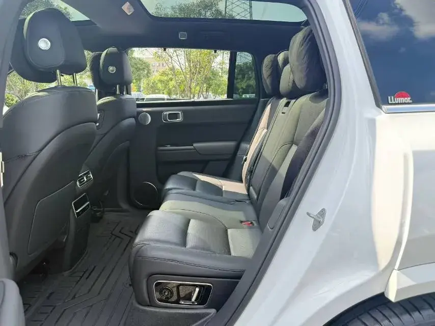 2023 LI L7 thumbnail 4