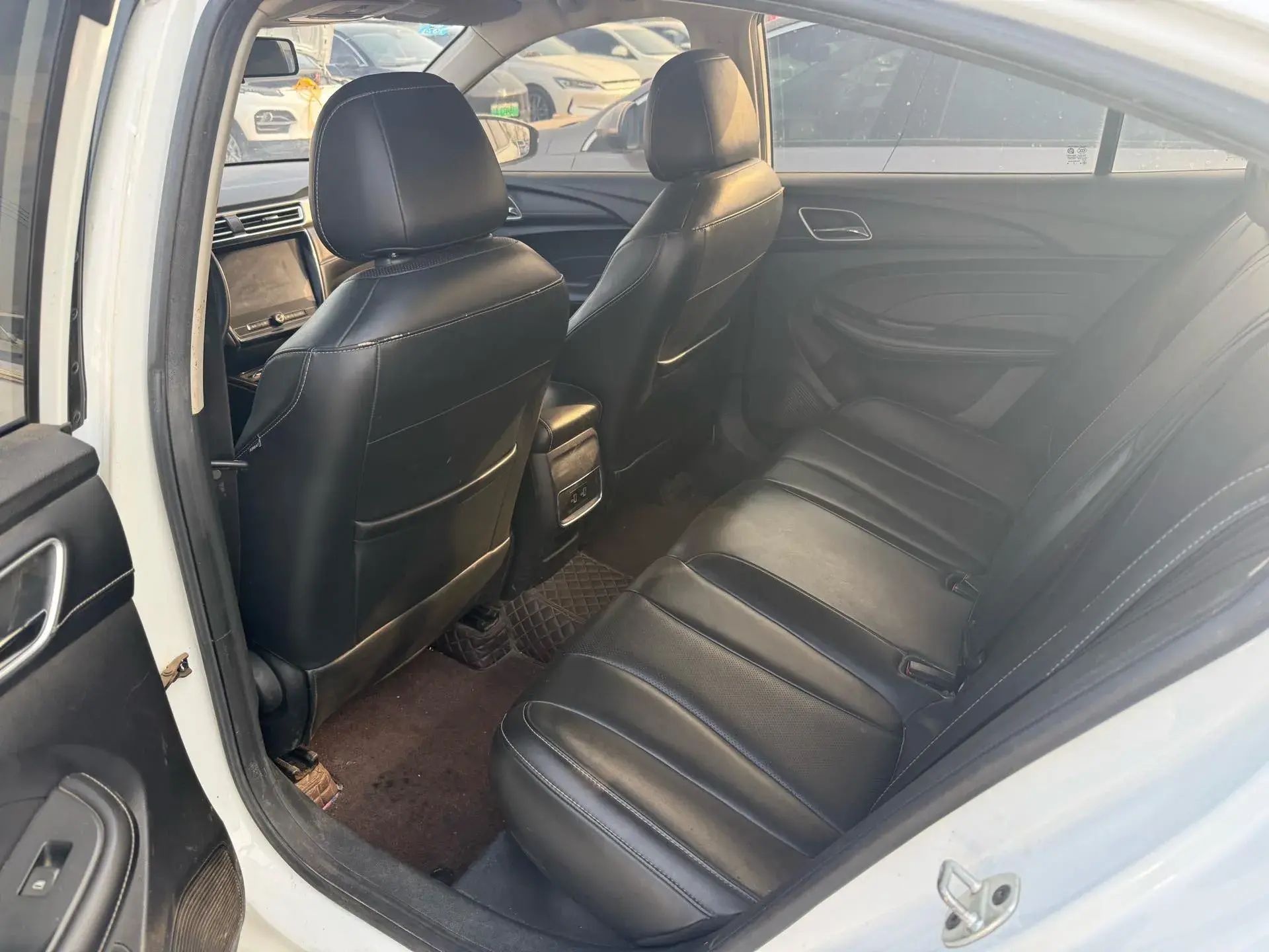 2019 ROEWE I5 thumbnail 3