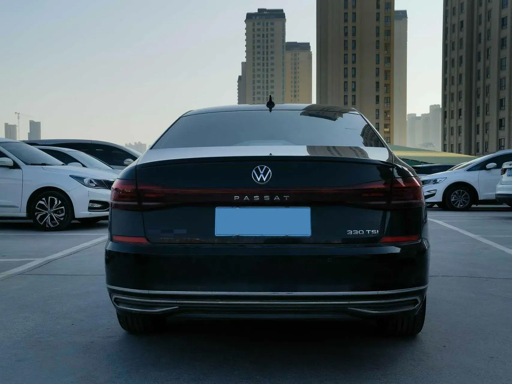 2022 VOLKSWAGEN PASSAT thumbnail 4