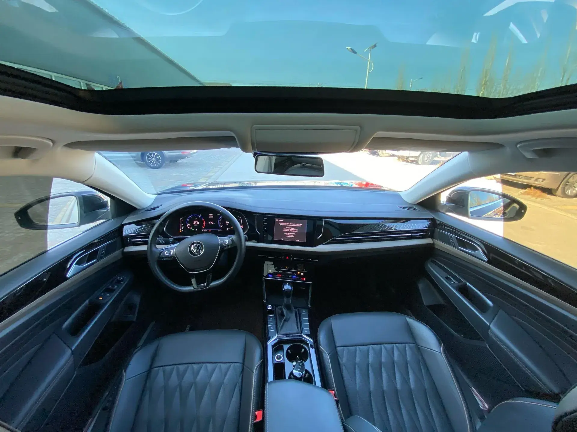 2021 VOLKSWAGEN PASSAT thumbnail 4