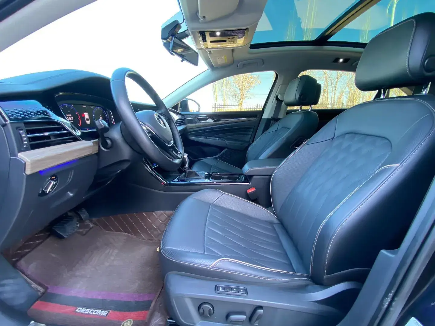 2021 VOLKSWAGEN PASSAT thumbnail 3