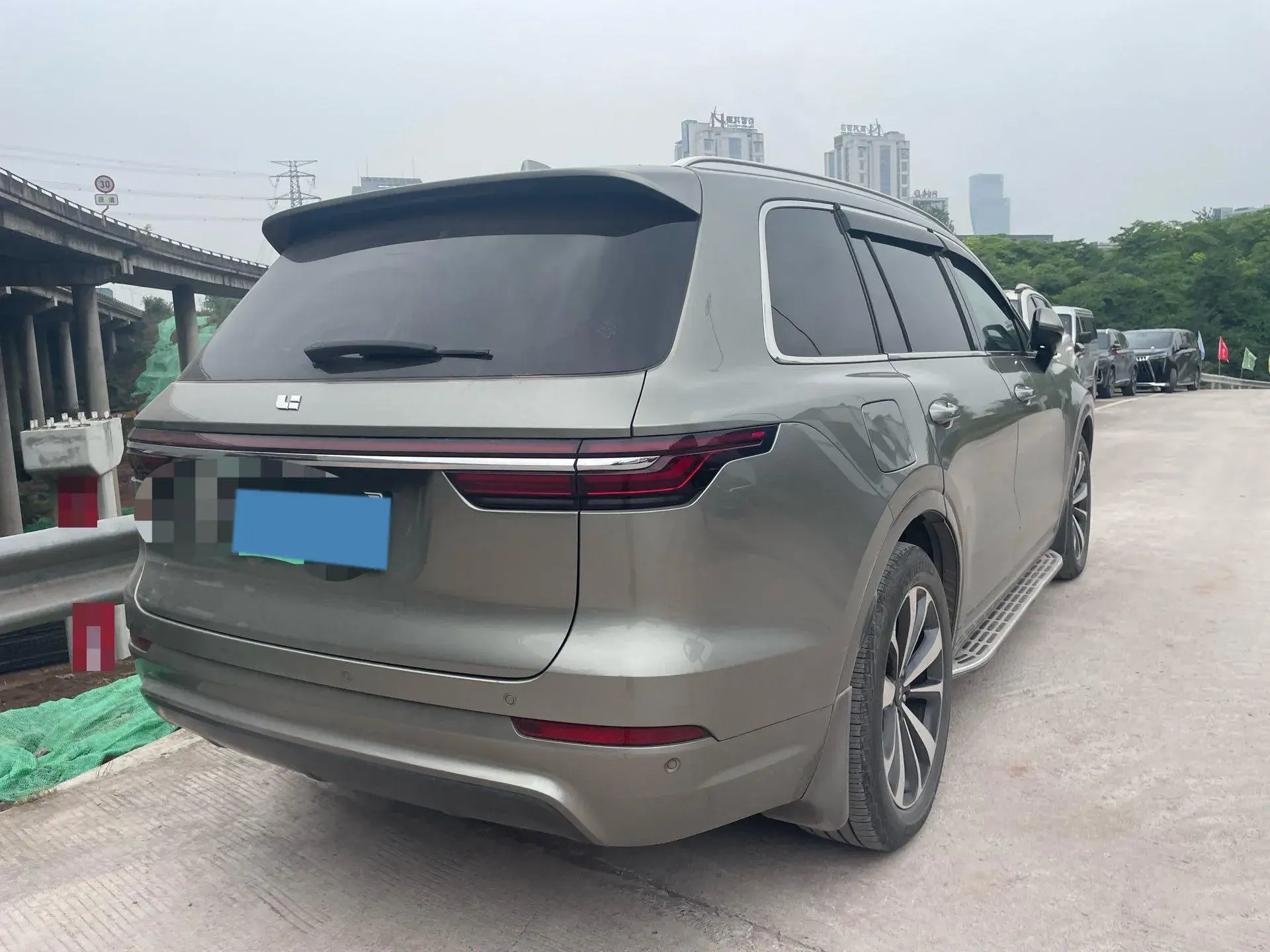 2020 LI ONE thumbnail 2