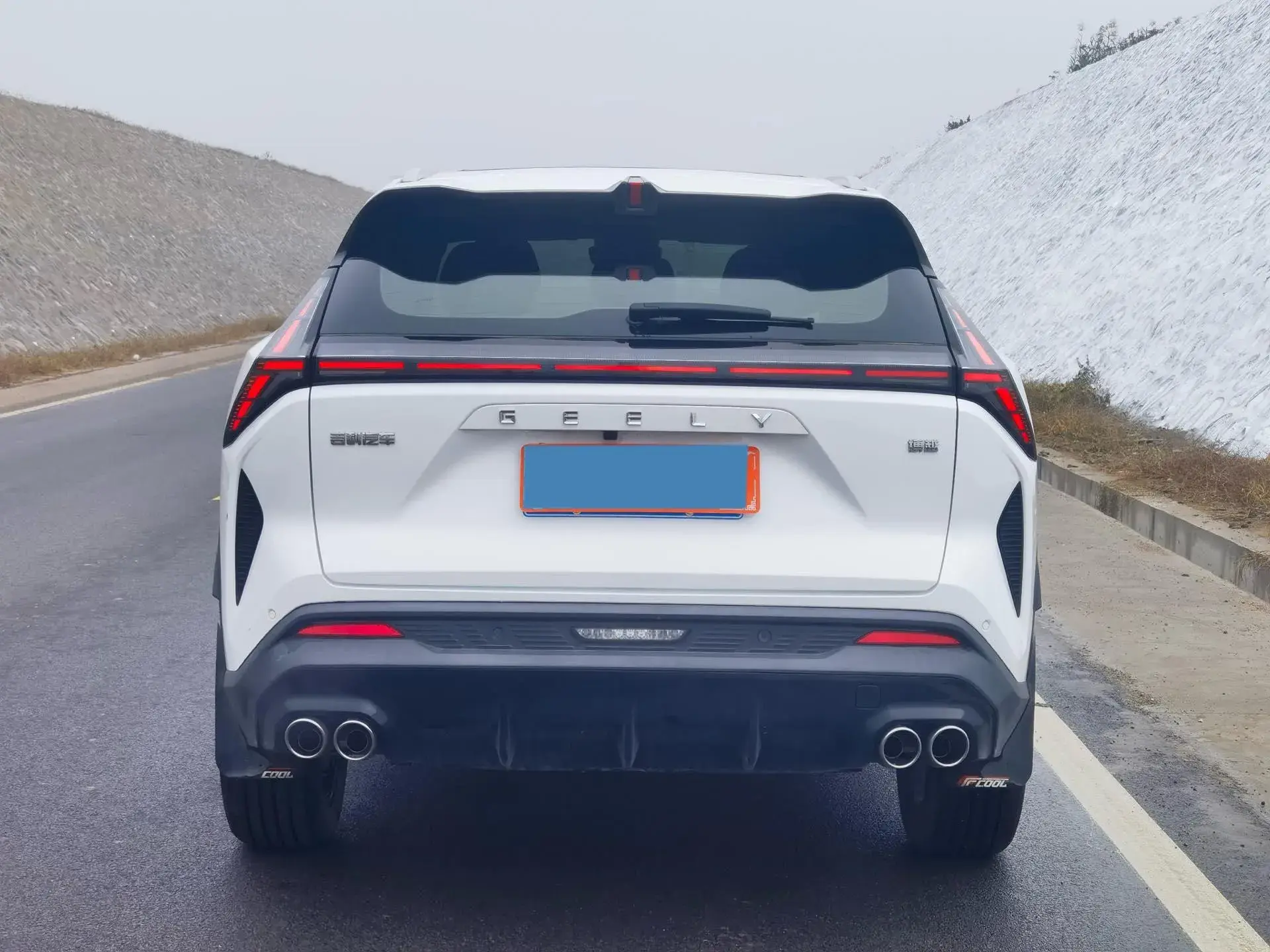 2023 GEELY AZKARRA thumbnail 3