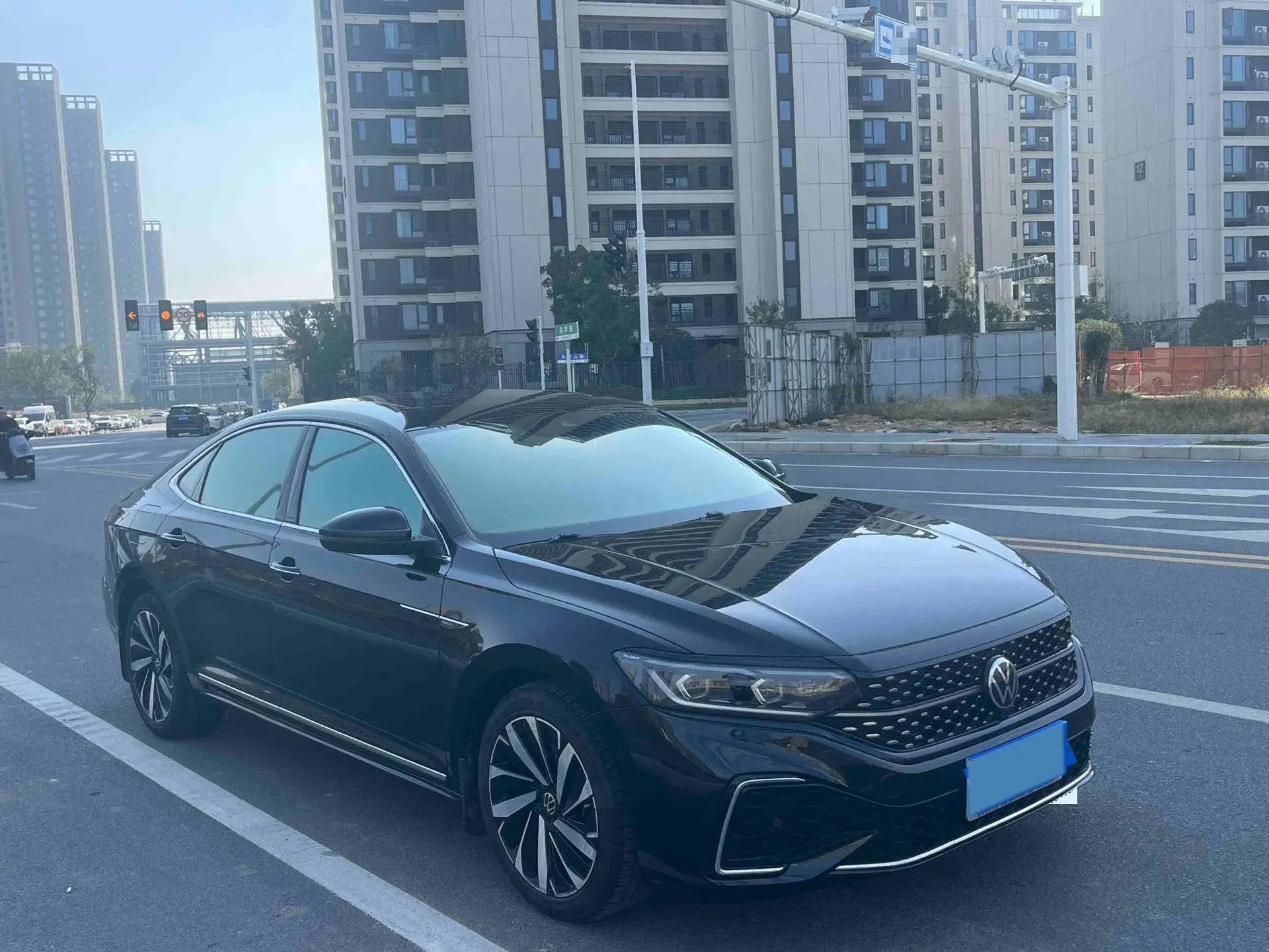 2022 VOLKSWAGEN PASSAT thumbnail 3