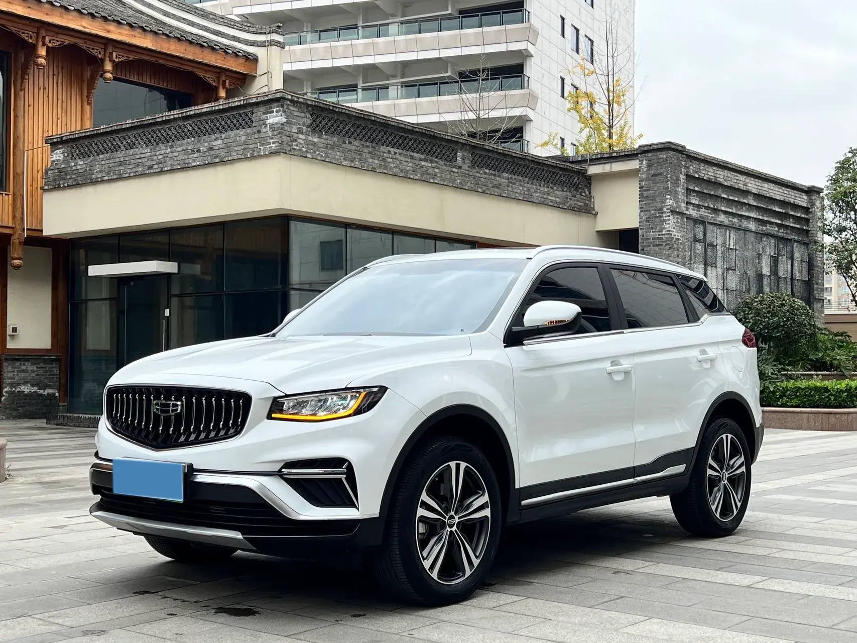 2022 GEELY AZKARRA view 1