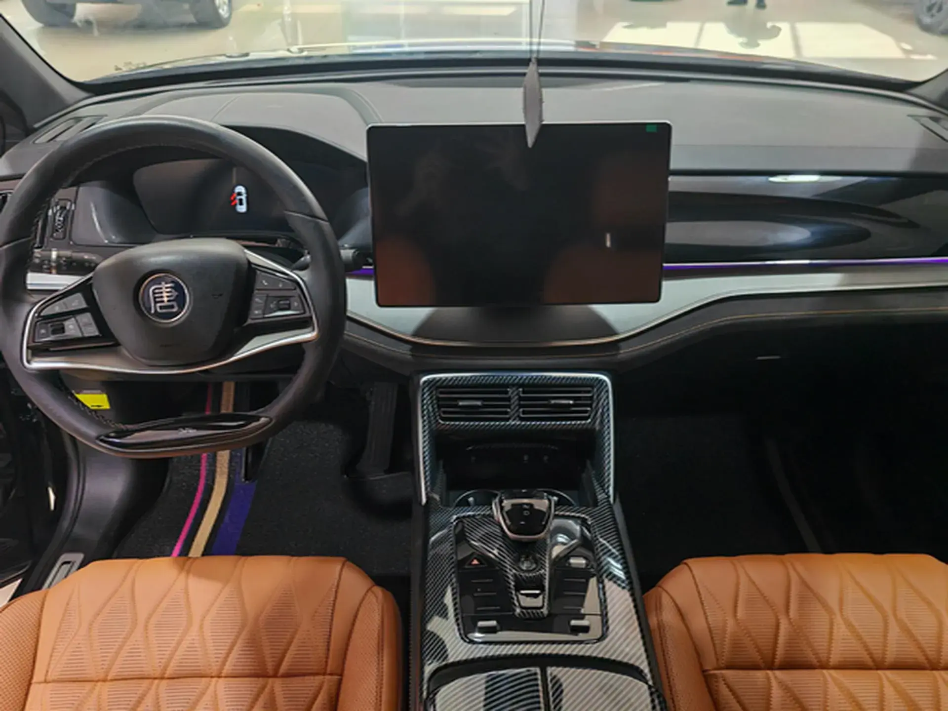 2023 BYD TANG thumbnail 4