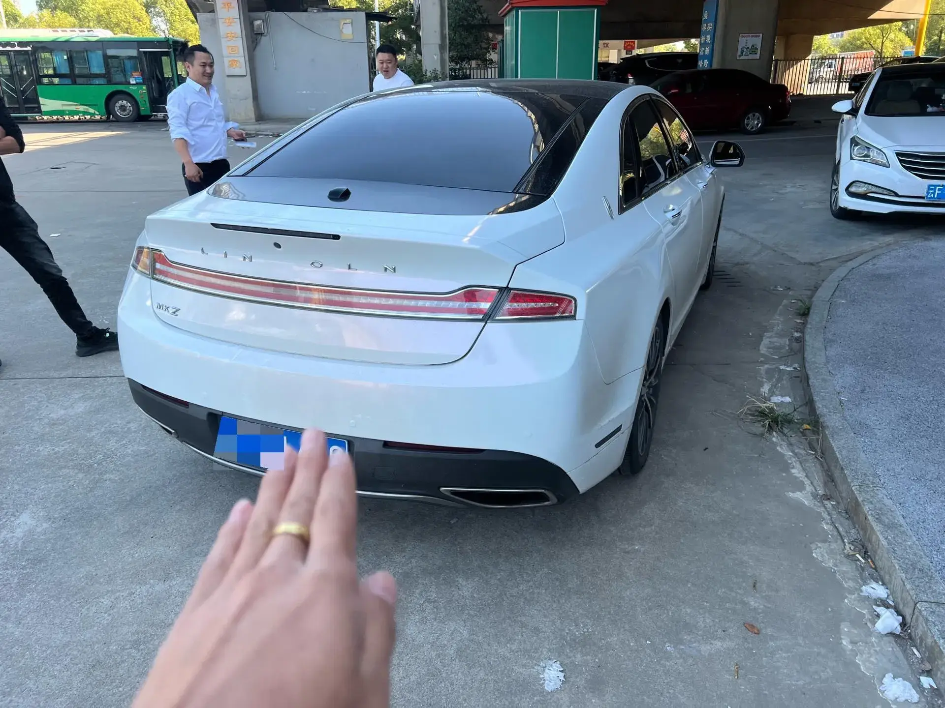 2018 LINCOLN MKZ thumbnail 2