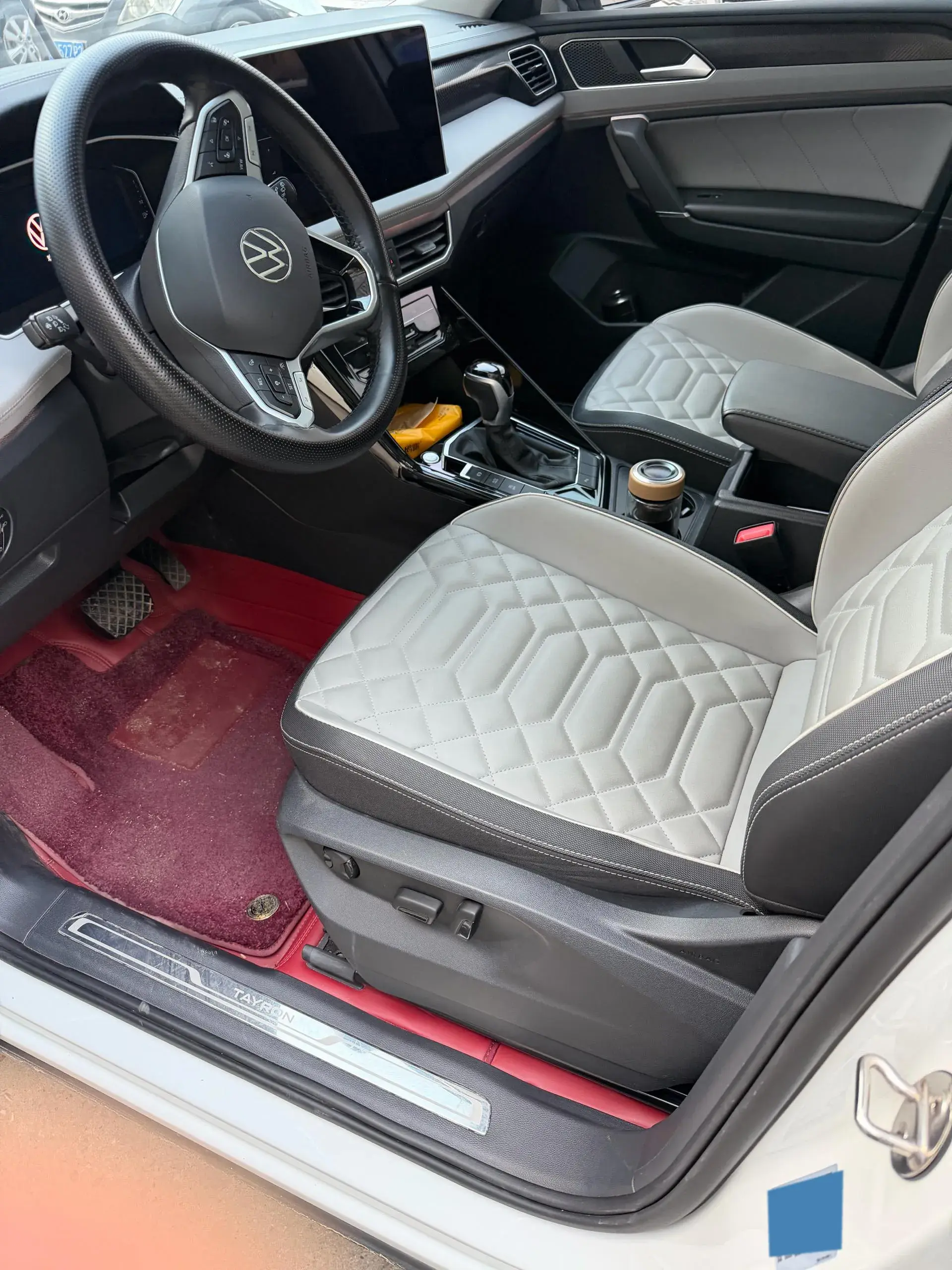 2024 VOLKSWAGEN TAYRON thumbnail 4