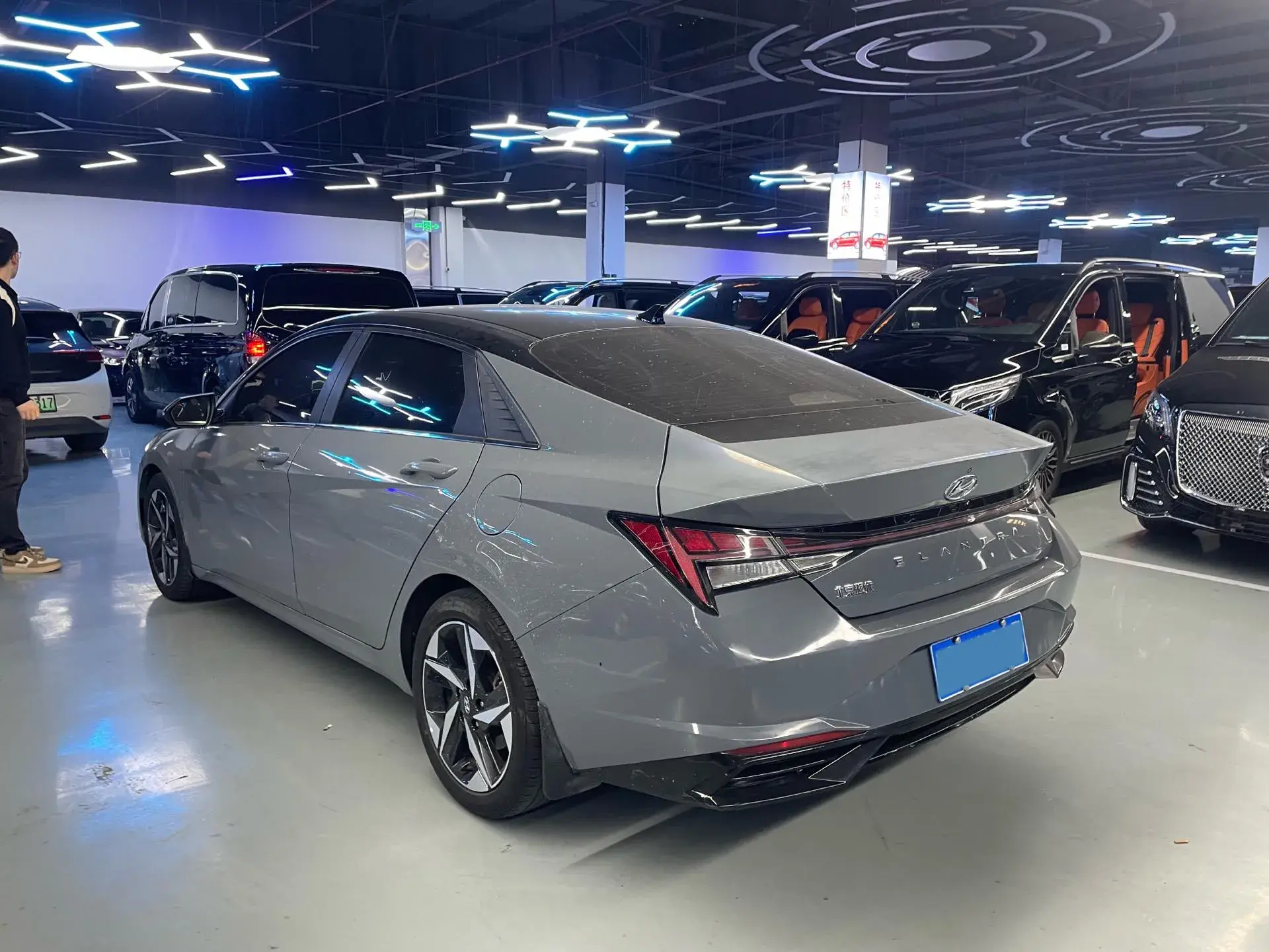 2021 HYUNDAI ELANTRA thumbnail 4