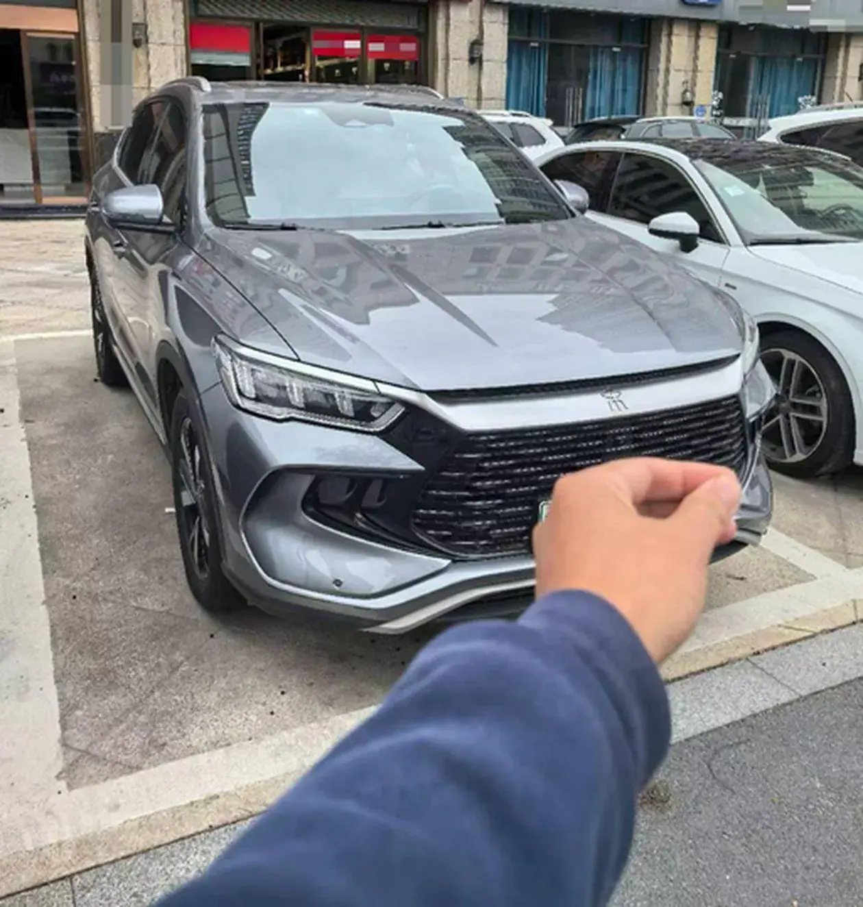 2023 BYD SONG thumbnail 3