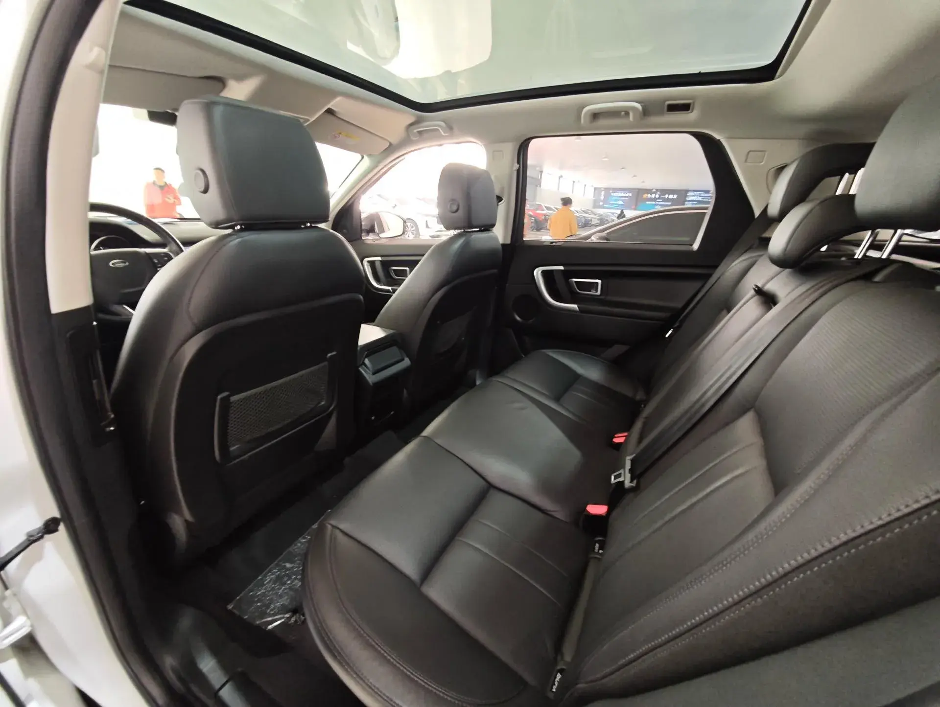 2018 LAND ROVER thumbnail 4