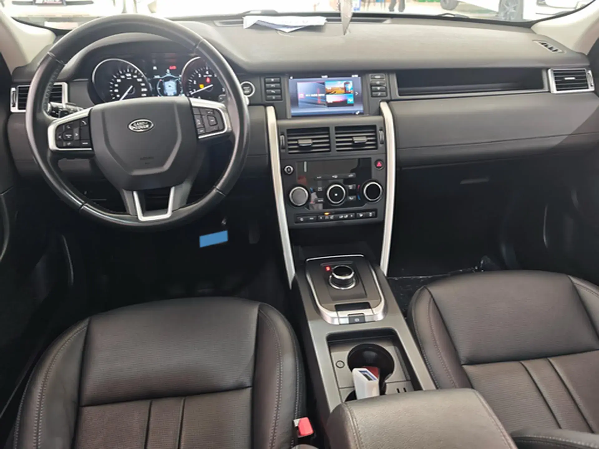 2018 LAND ROVER thumbnail 3