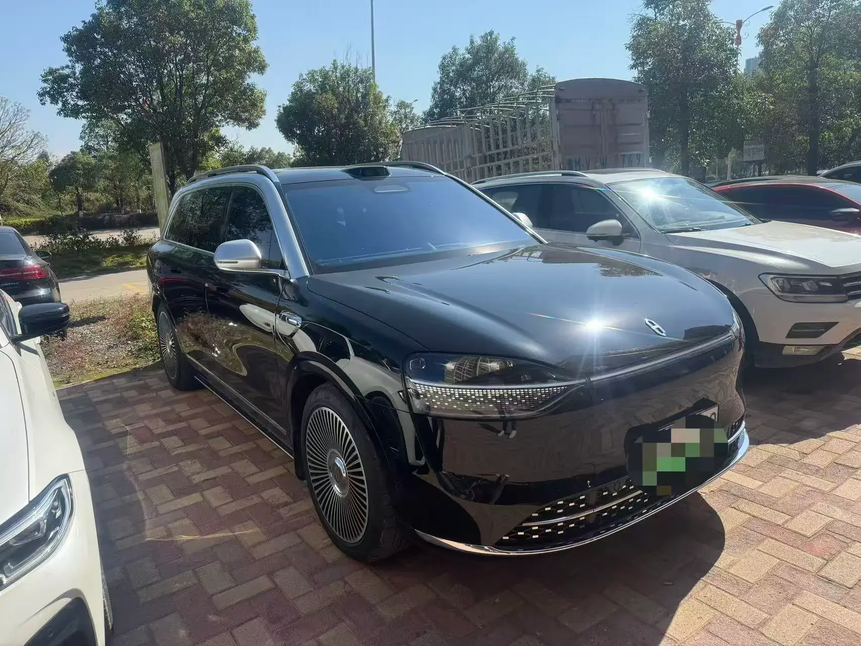 2025 AITO AITO thumbnail 2