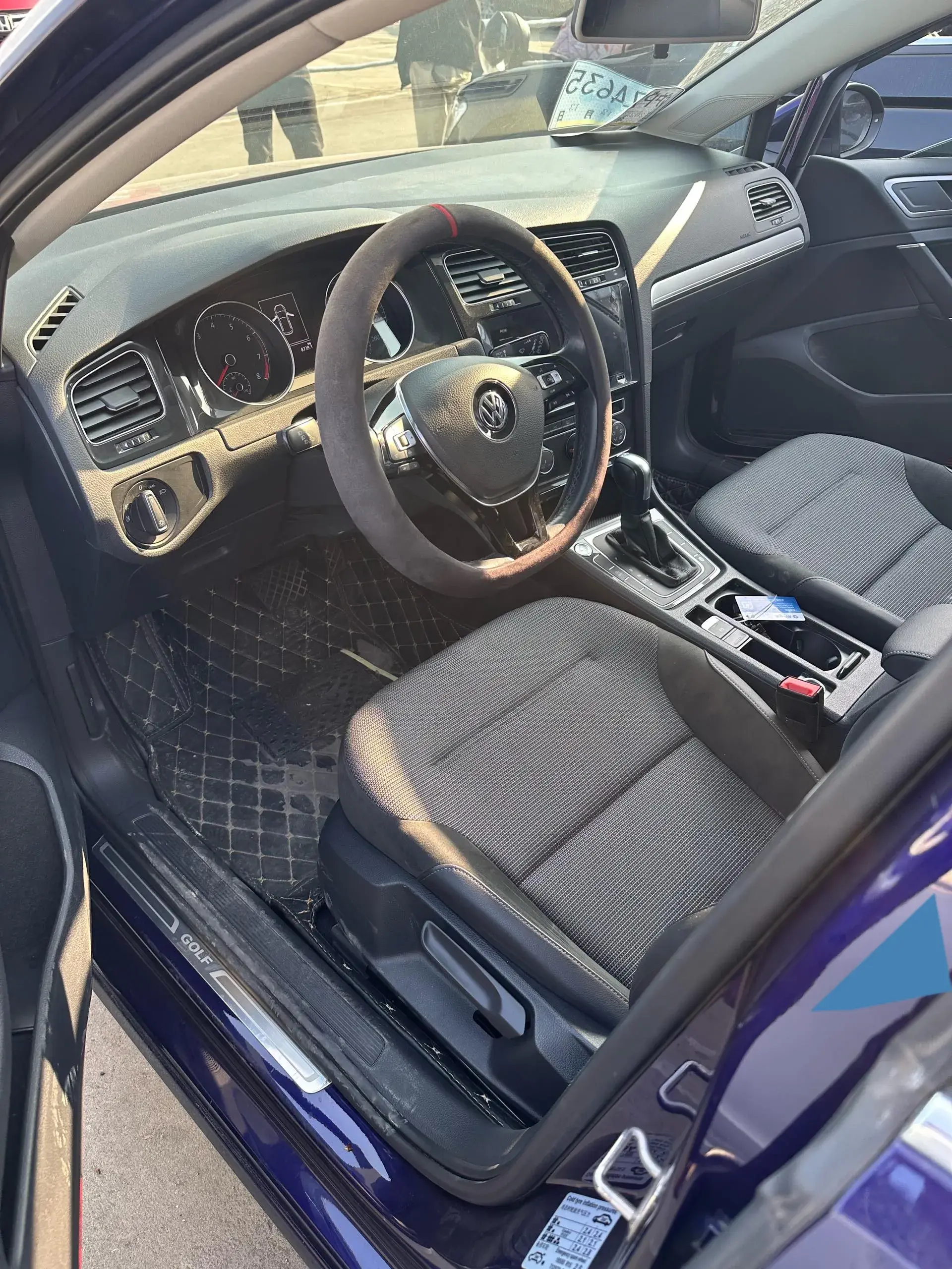 2019 VOLKSWAGEN GOLF thumbnail 3