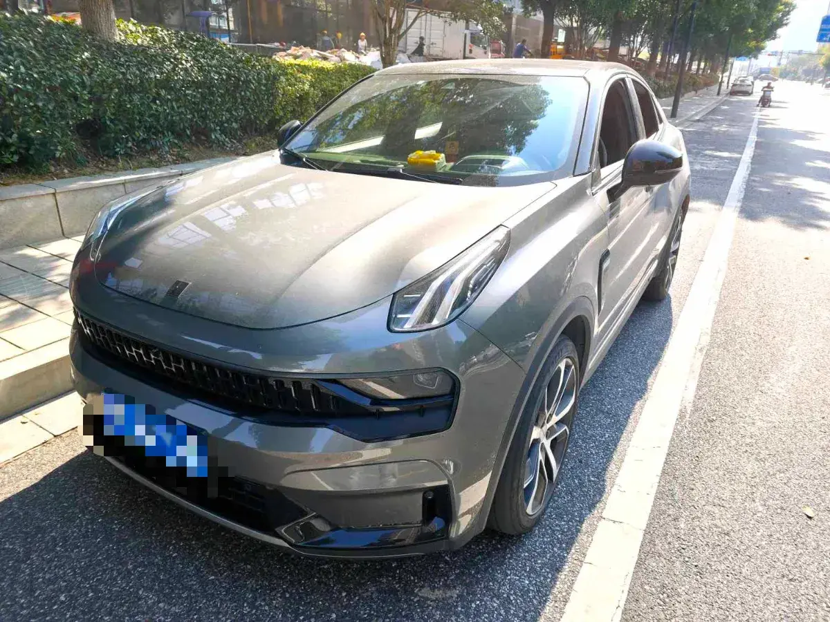 2020 LYNK&CO 05 view 1