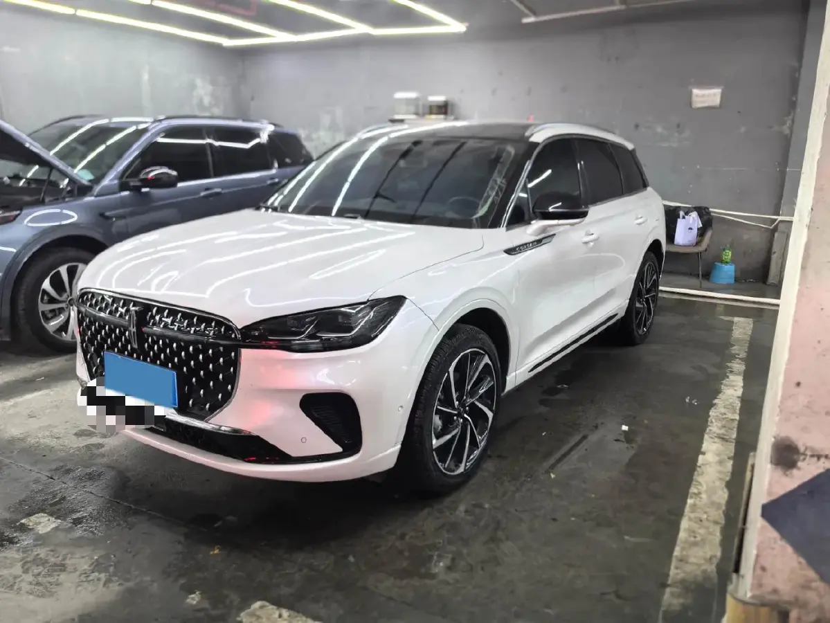 2023 Lincoln Corsair 2.0T 261HP L4 8AT