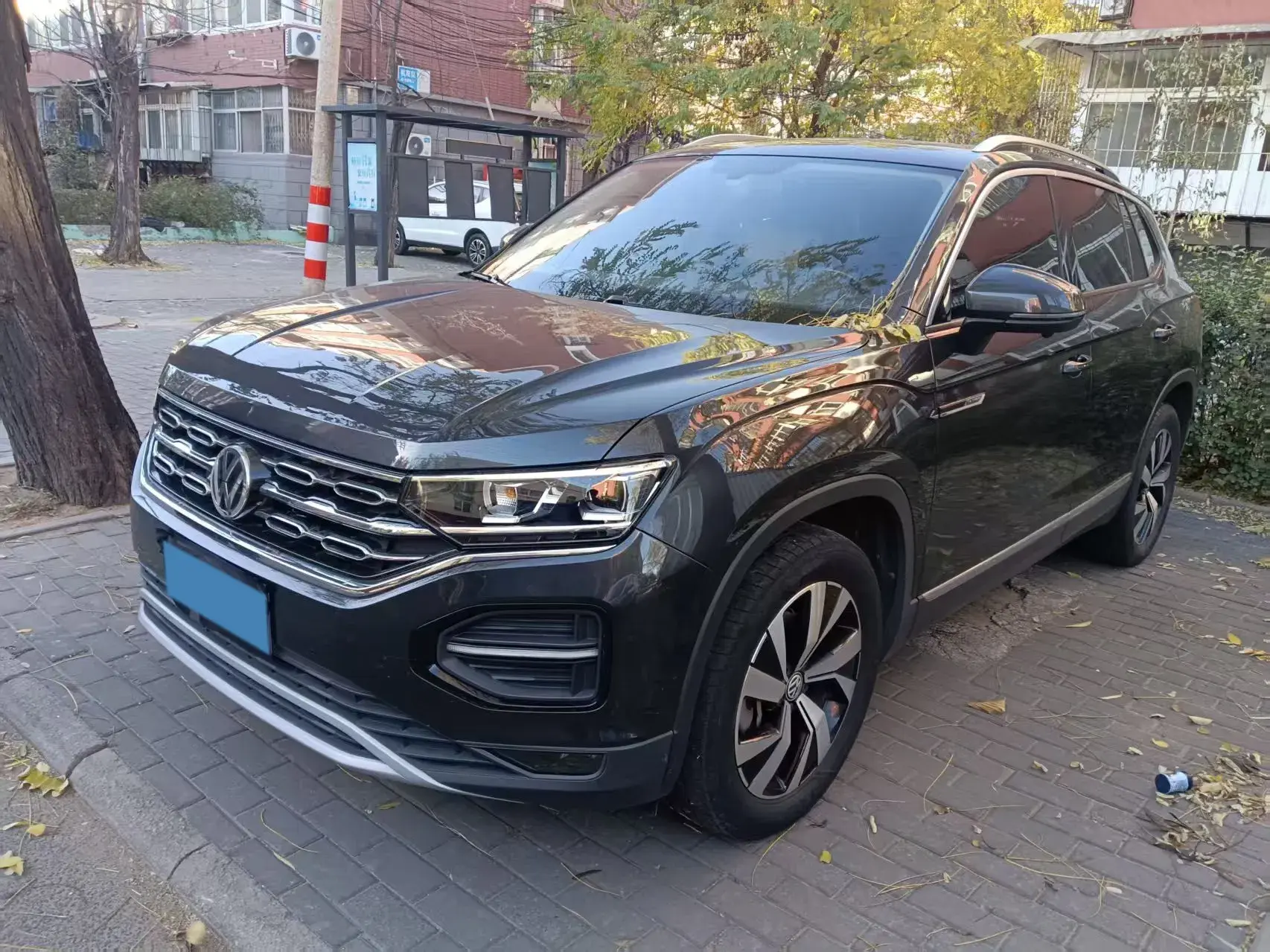 2020 VOLKSWAGEN TAYRON view 1