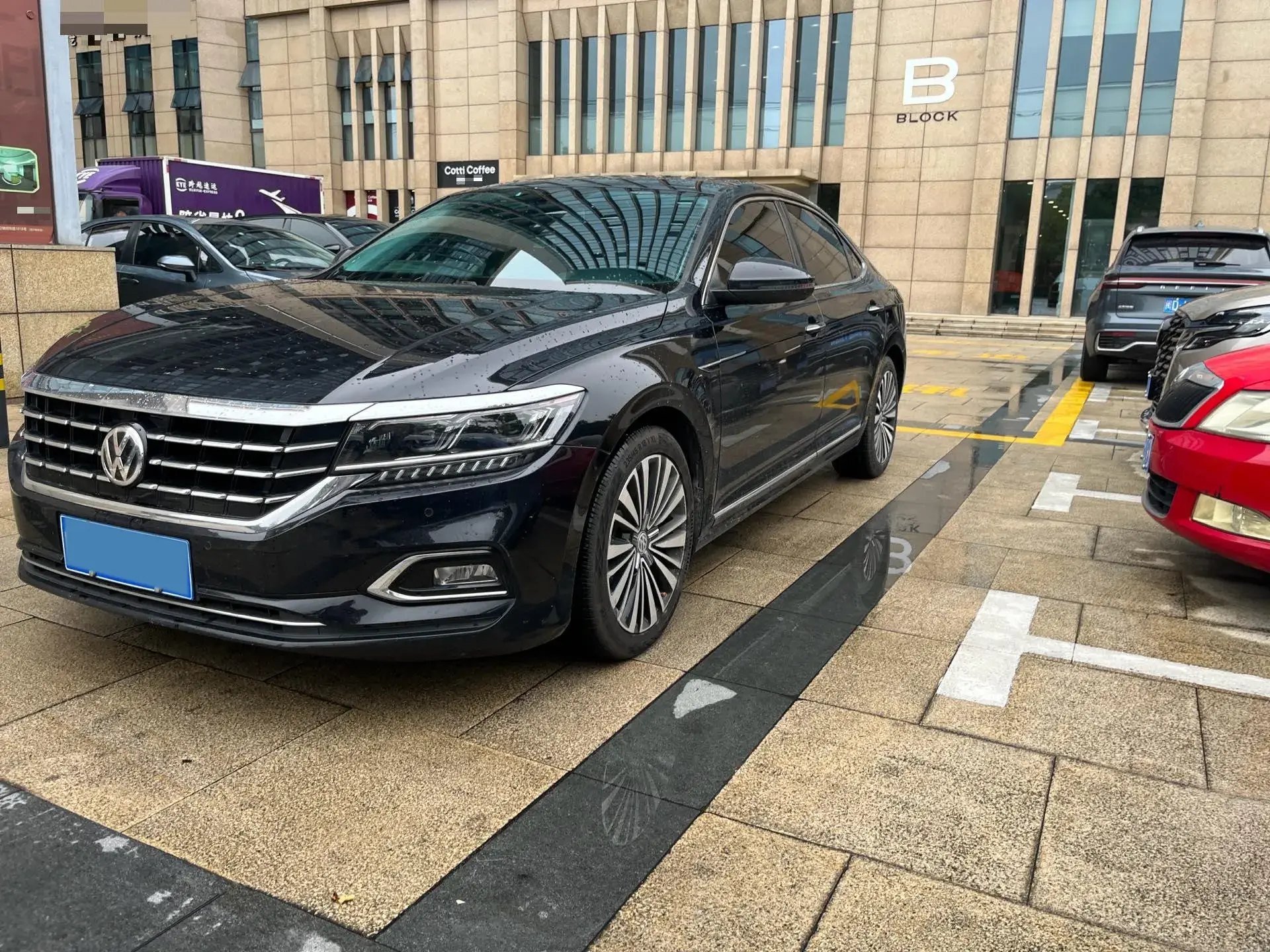 2020 VOLKSWAGEN PASSAT view 1