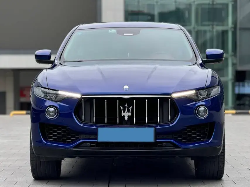 2018 MASERATI LEVANTE thumbnail 2