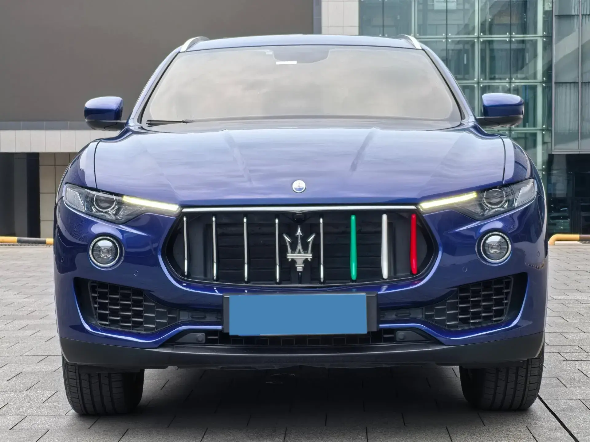 2018 MASERATI LEVANTE thumbnail 2