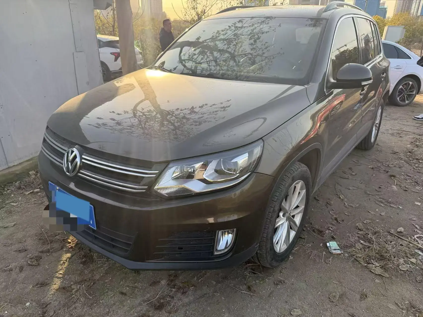 2016 VOLKSWAGEN TIGUAN view 1