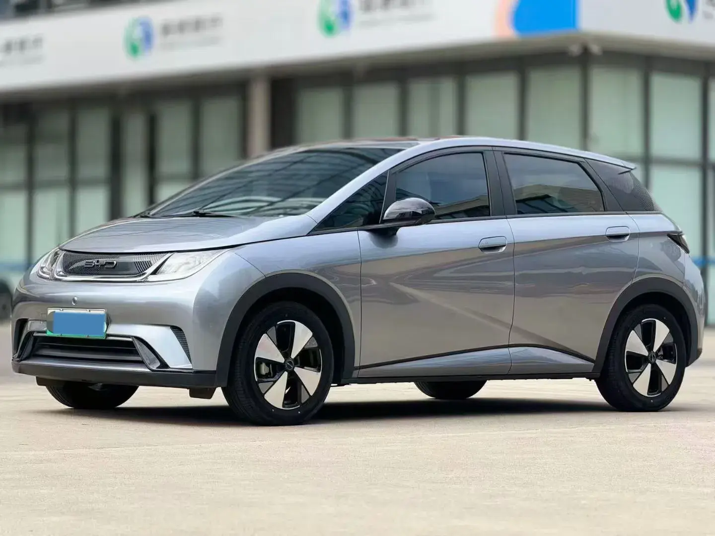 2023 BYD DOLPHIN view 1