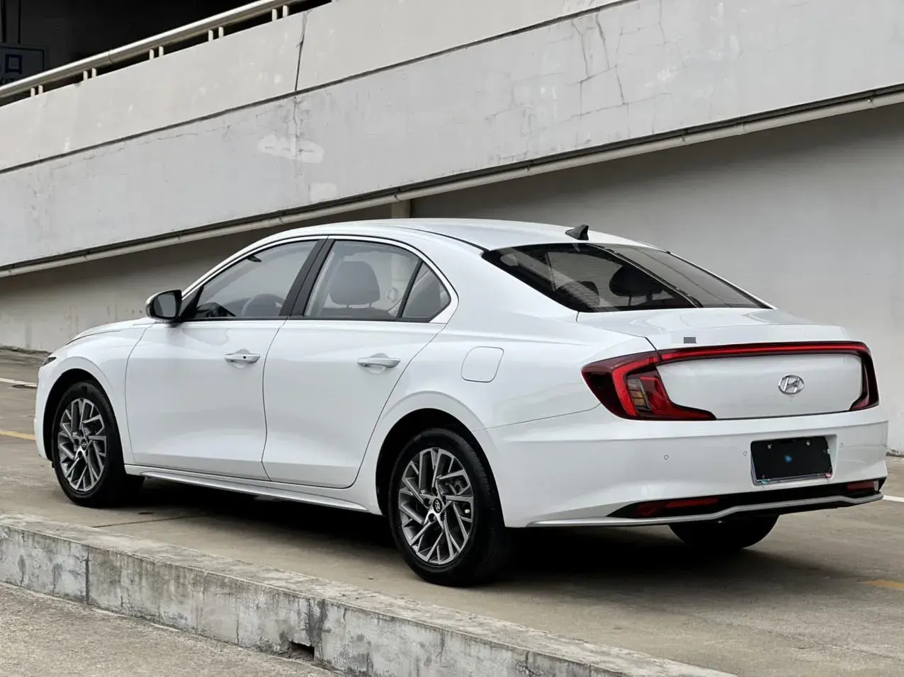 2021 HYUNDAI MISTRA thumbnail 2