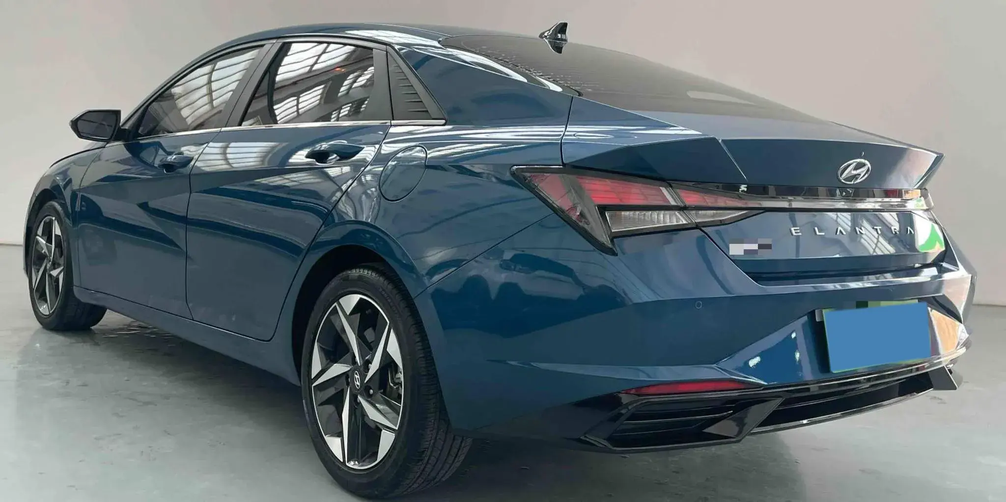 2022 HYUNDAI ELANTRA thumbnail 2