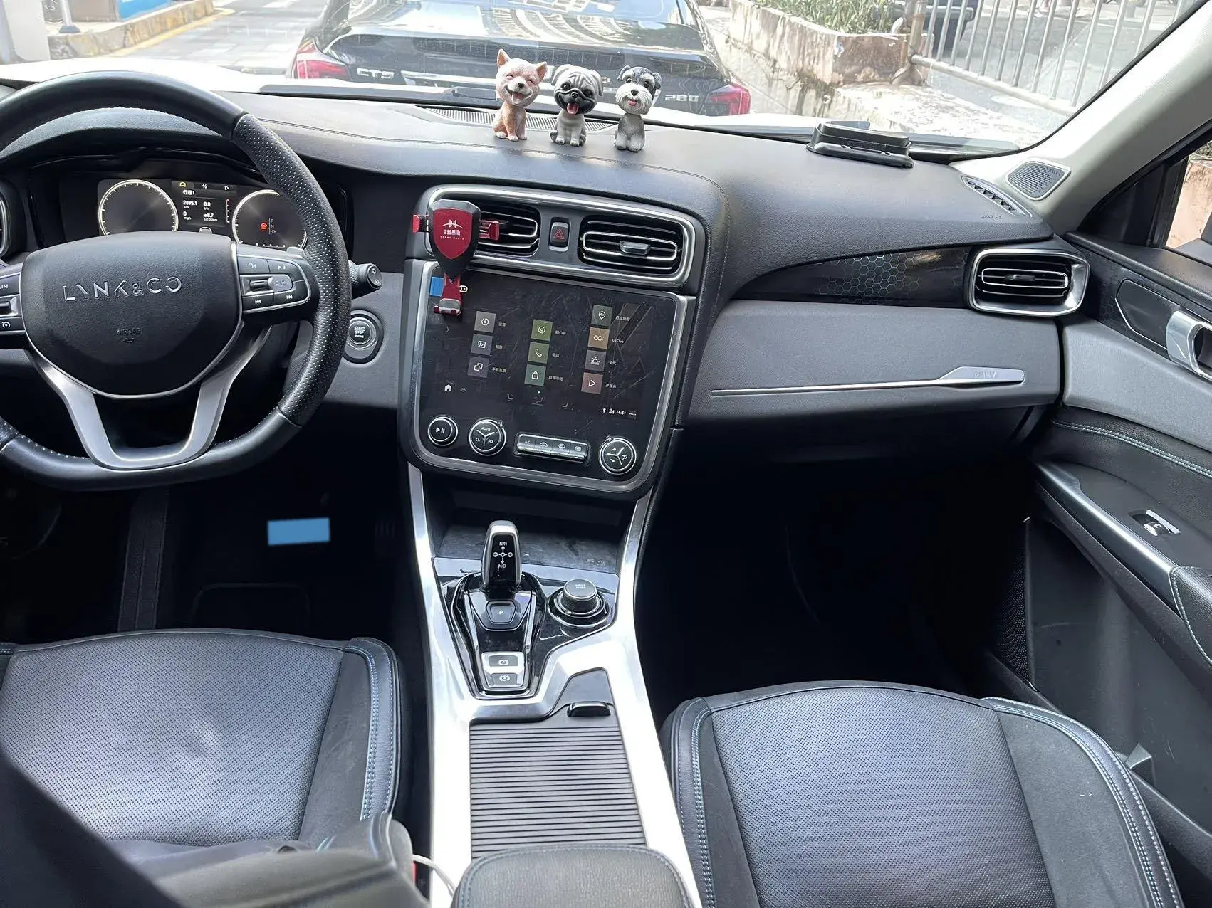 2018 LYNK&CO 01 thumbnail 4