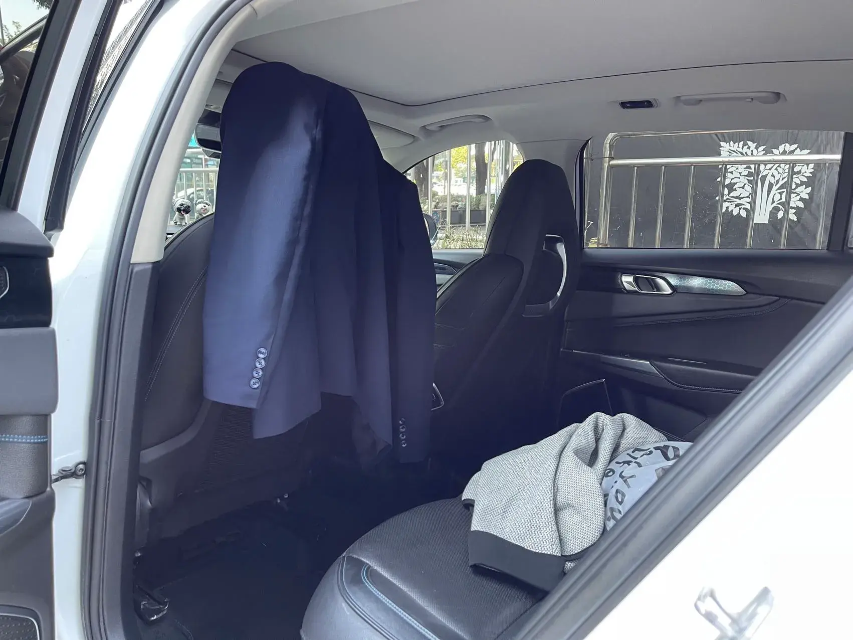 2018 LYNK&CO 01 thumbnail 3