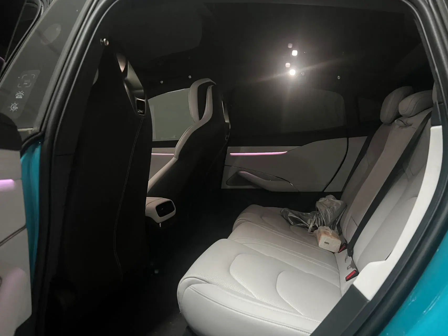 2024 MI SU7 thumbnail 3