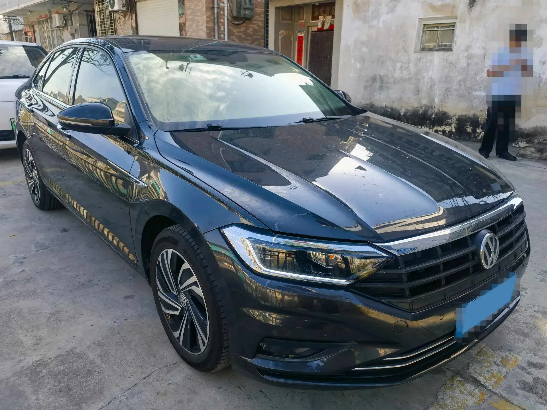 2019 VOLKSWAGEN SAGITAR thumbnail 2