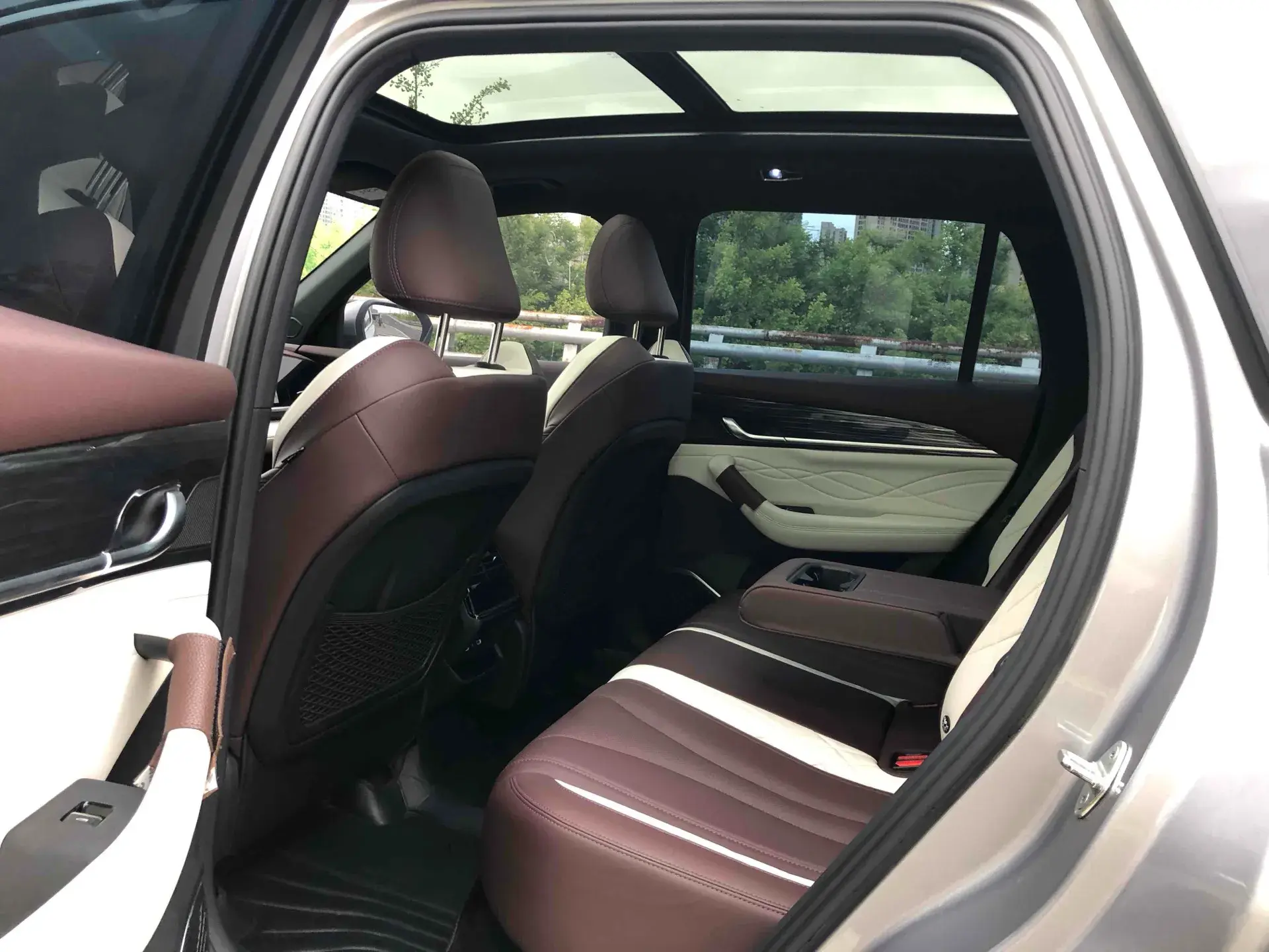 2021 GEELY MONJARO thumbnail 4