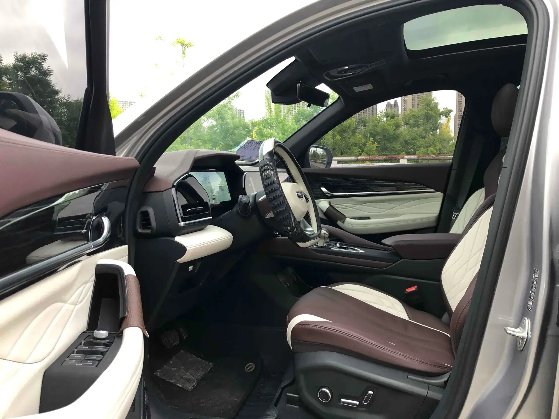 2021 GEELY MONJARO thumbnail 3