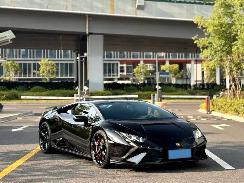 2023 LAMBORGHINI HURACÁN thumbnail 3