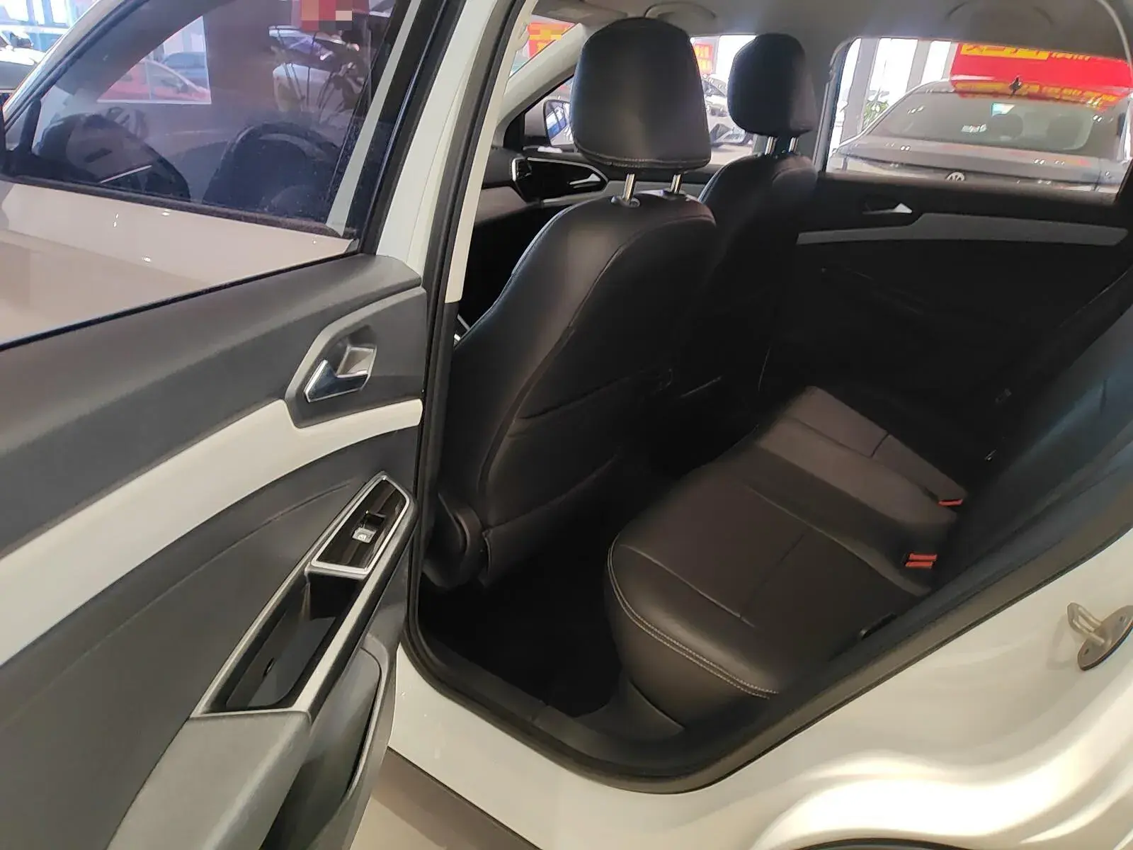 2023 JETTA VS5 thumbnail 4