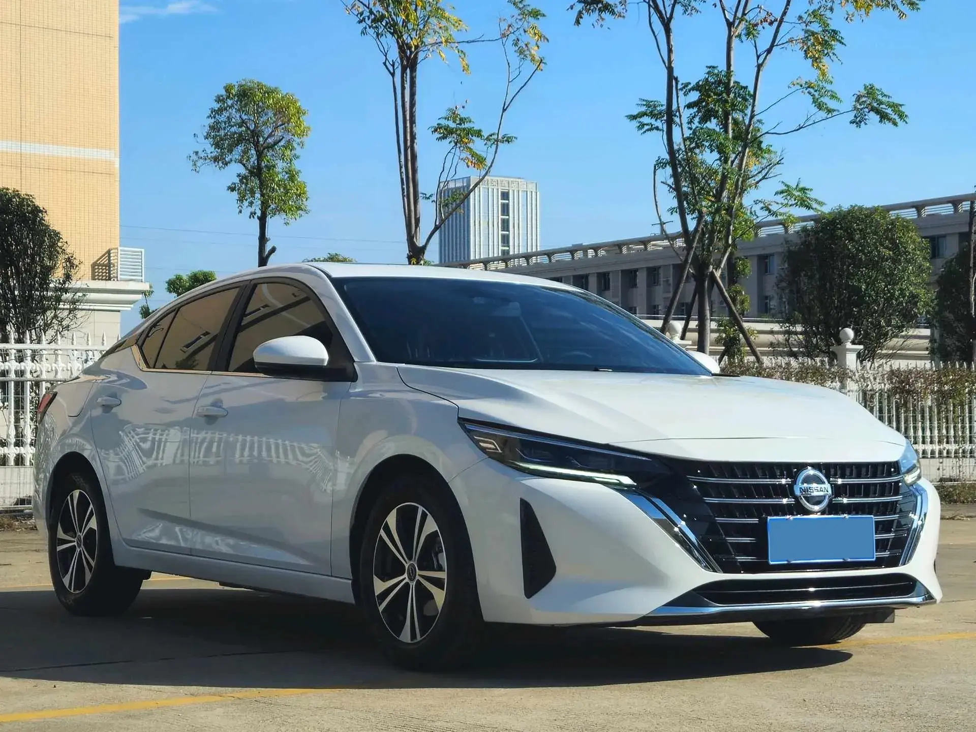 2023 NISSAN SYLPHY thumbnail 3