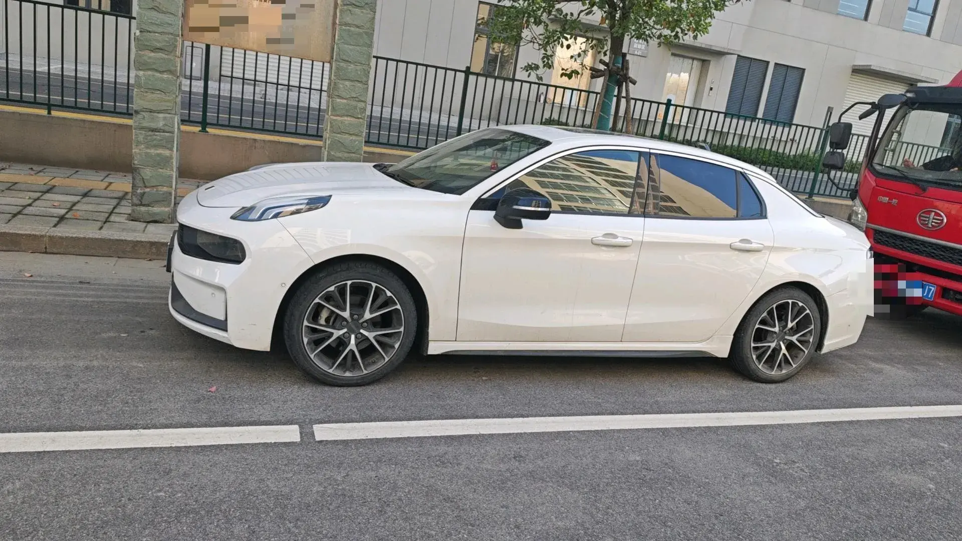 2020 LYNK&CO 03 thumbnail 3