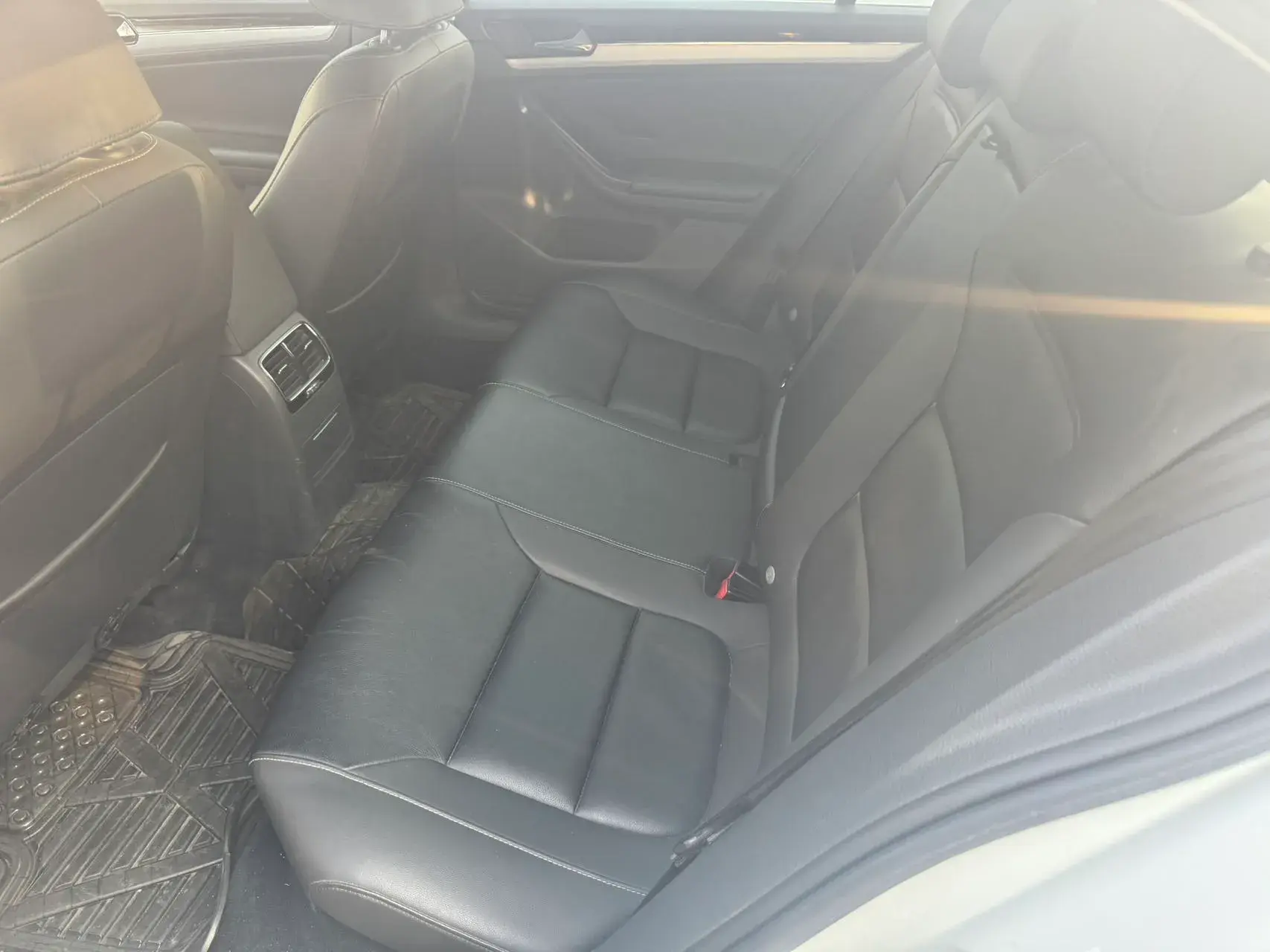 2018 VOLKSWAGEN SAGITAR thumbnail 4