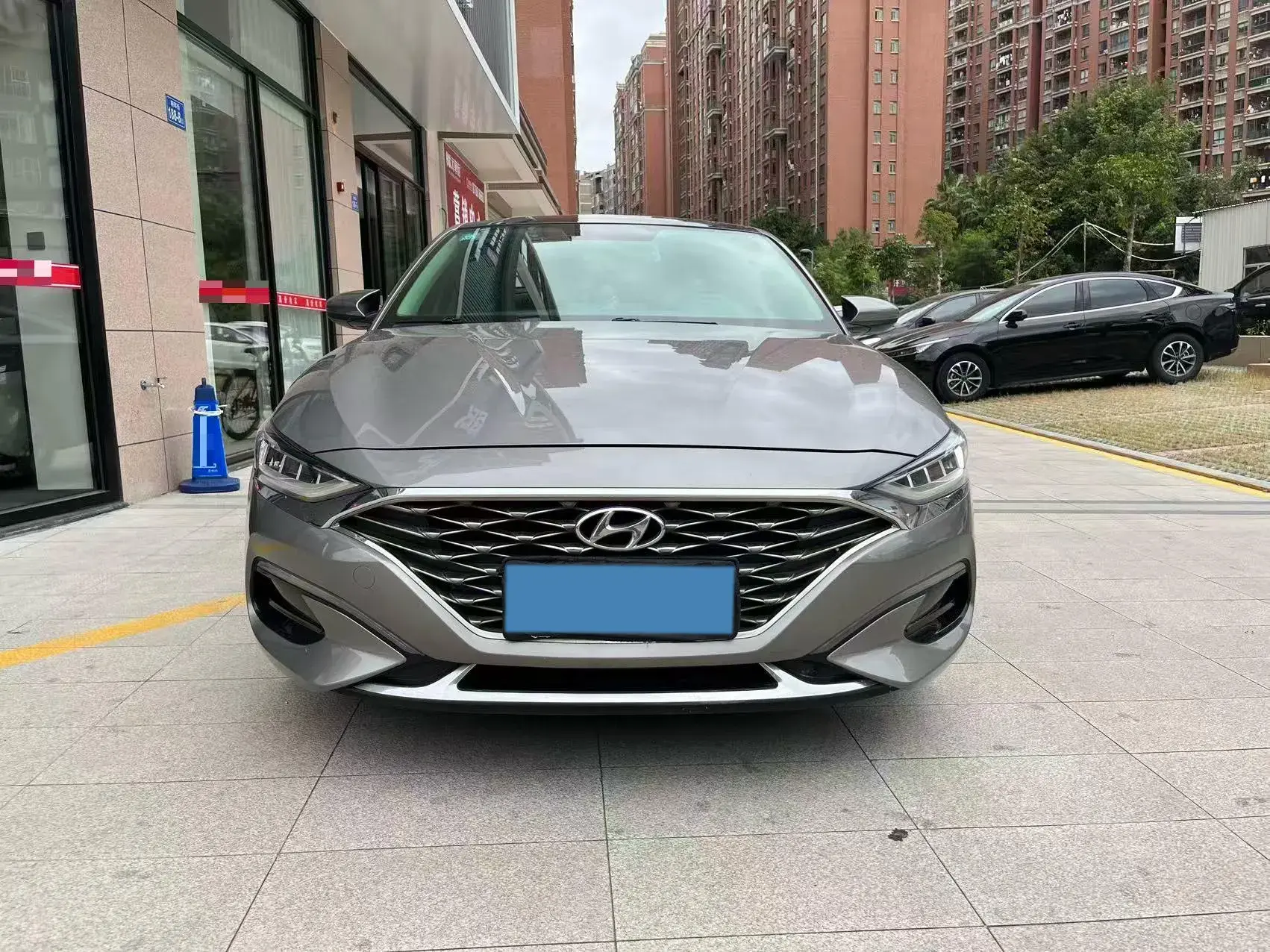 2019 HYUNDAI LA thumbnail 2