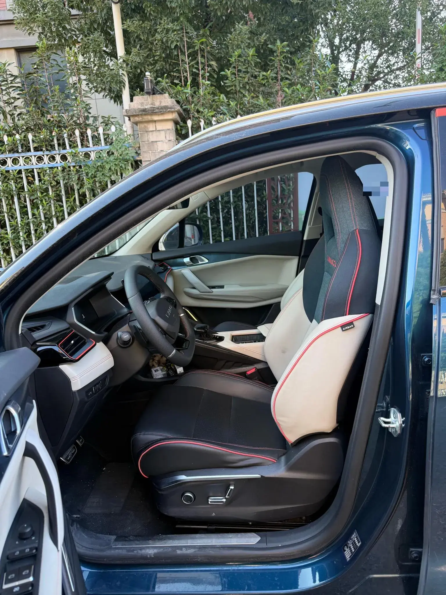 2020 LYNK&CO 06 thumbnail 2