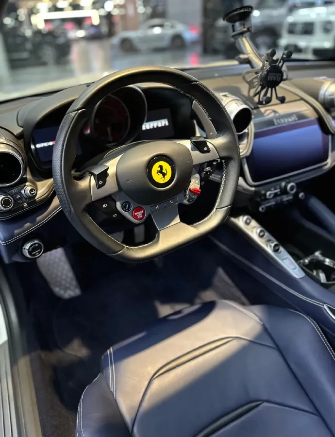 2017 Ferrari GTC4 Lusso 3.9T 609HP V8 7DCT,autocango,china used car exporter,china ev exporter,chinese used car exporter,chinese used ev exporter