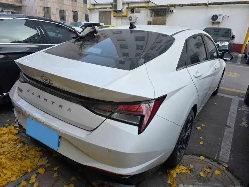 2023 HYUNDAI ELANTRA thumbnail 2