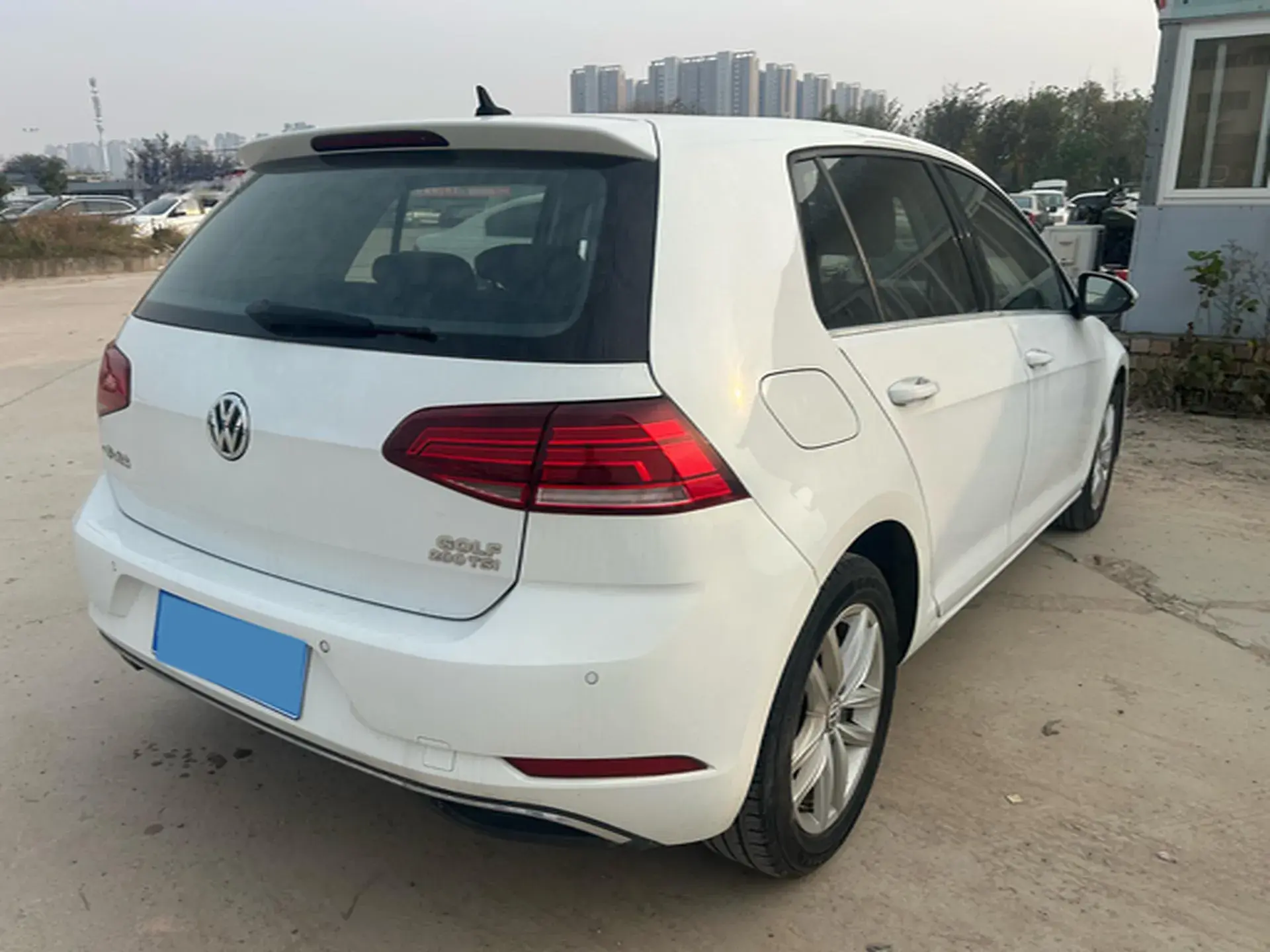 2019 VOLKSWAGEN GOLF thumbnail 4