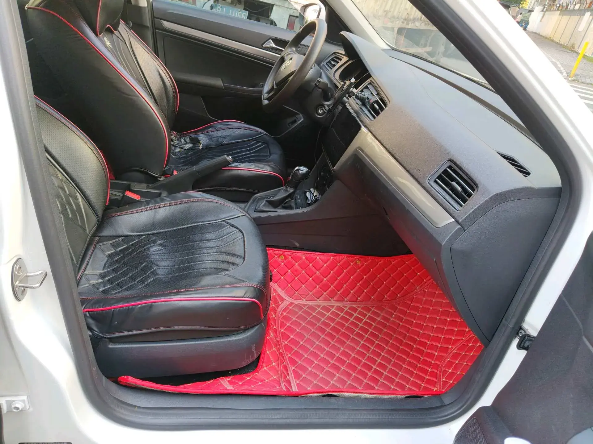 2019 VOLKSWAGEN LAVIDA thumbnail 3