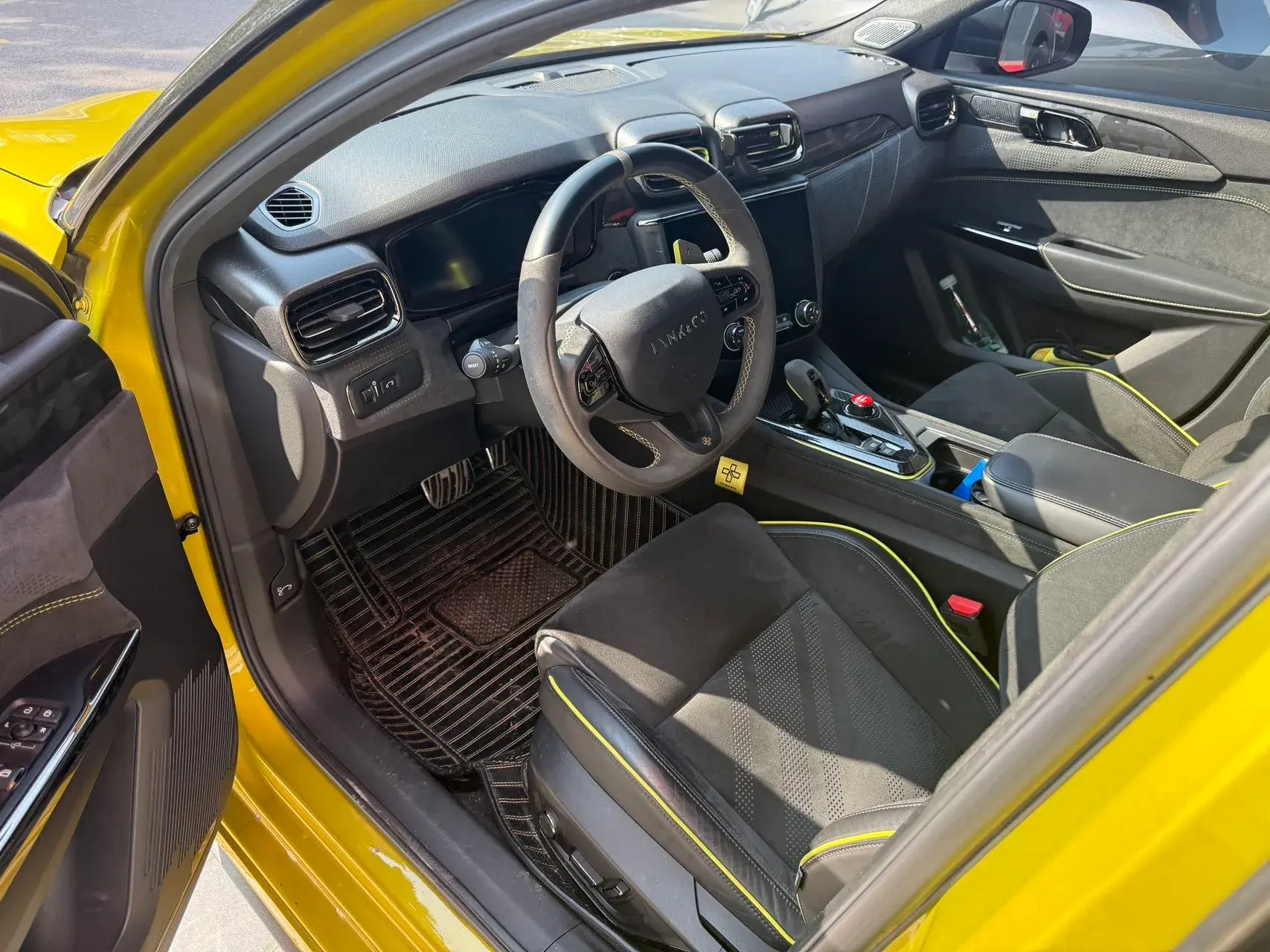 2020 LYNK&CO 03 thumbnail 3